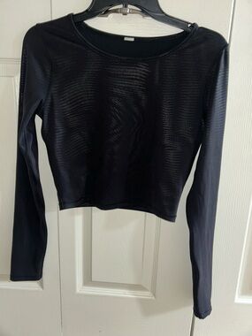 lululemon athletica Black Long-Sleeve Crop Top